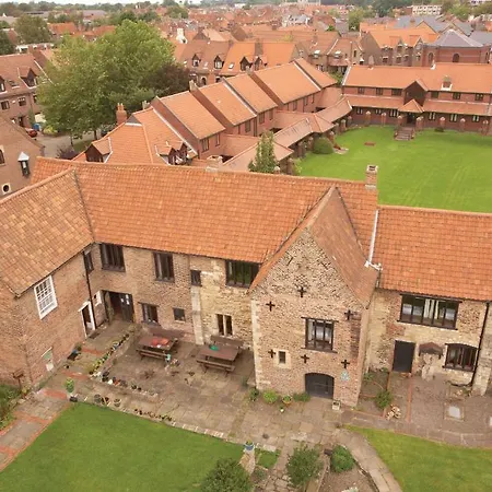 Yha Beverley Friary-2